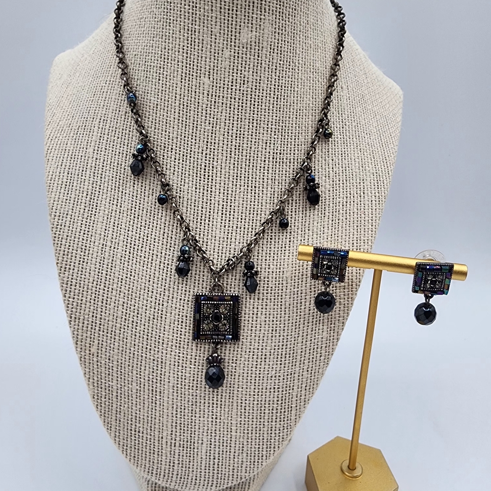Premier Designs Black and Silver Necklace Set